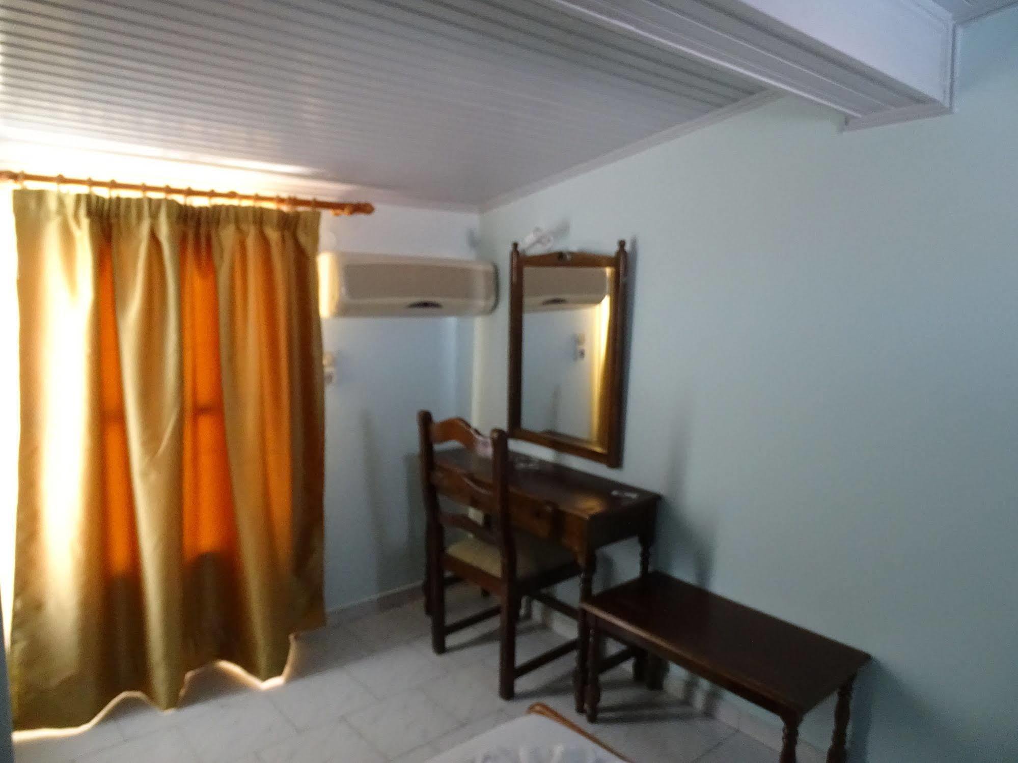 Hotel Mariona بيثاغوريو المظهر الخارجي الصورة